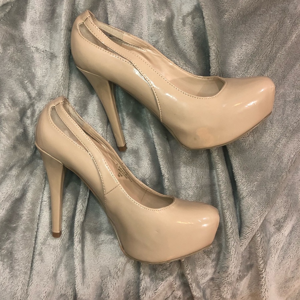 Guess brand nude heels